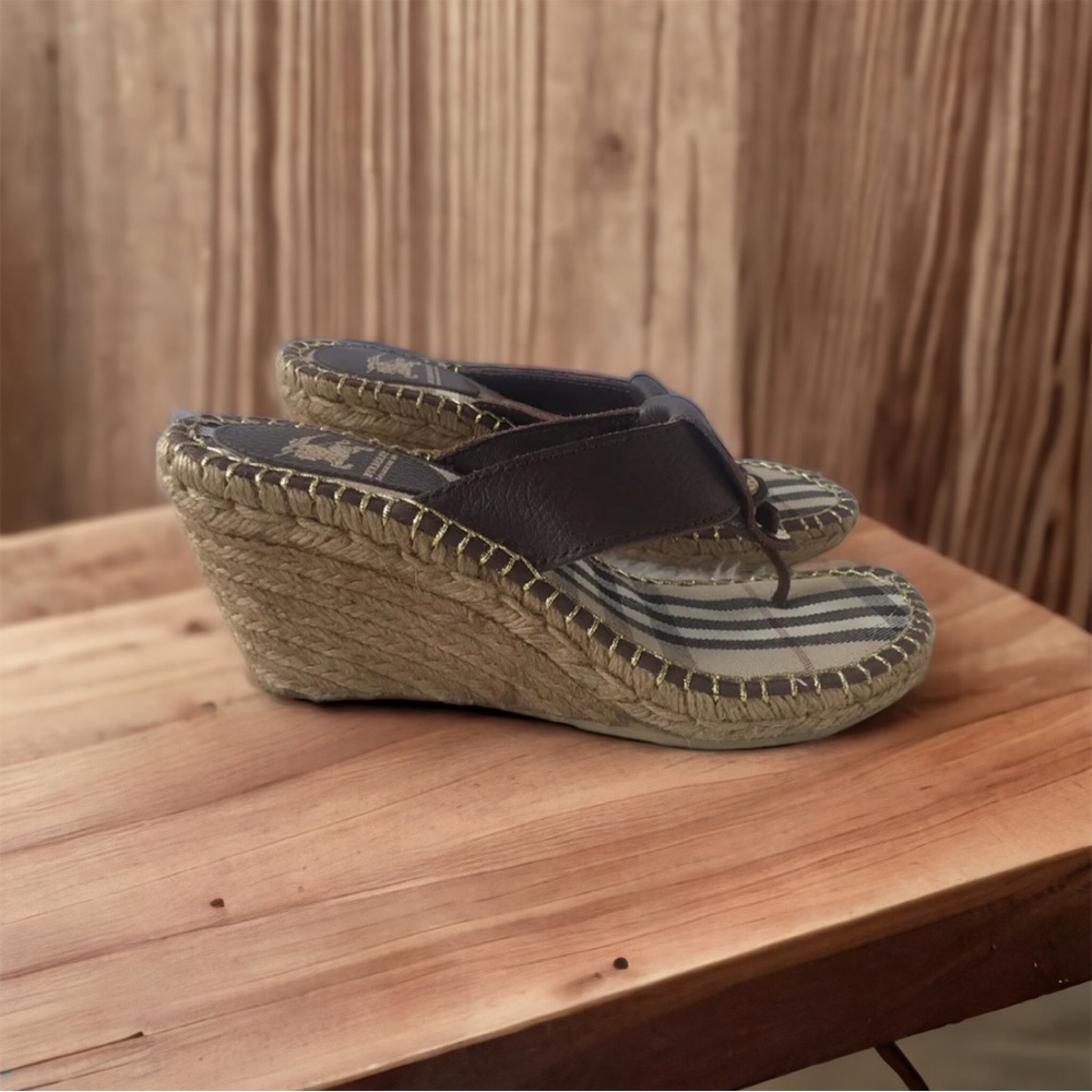 Burberry: Nova Check Leather Espadrille Wedge Sandals ๐๐ฌ๐ง - Picture 3 of 6